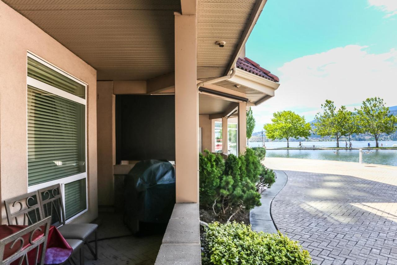Sunset Waterfront Resort By Discover Kelowna Resort Accommodations Bagian luar foto