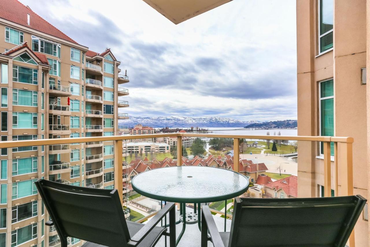 Sunset Waterfront Resort By Discover Kelowna Resort Accommodations Bagian luar foto