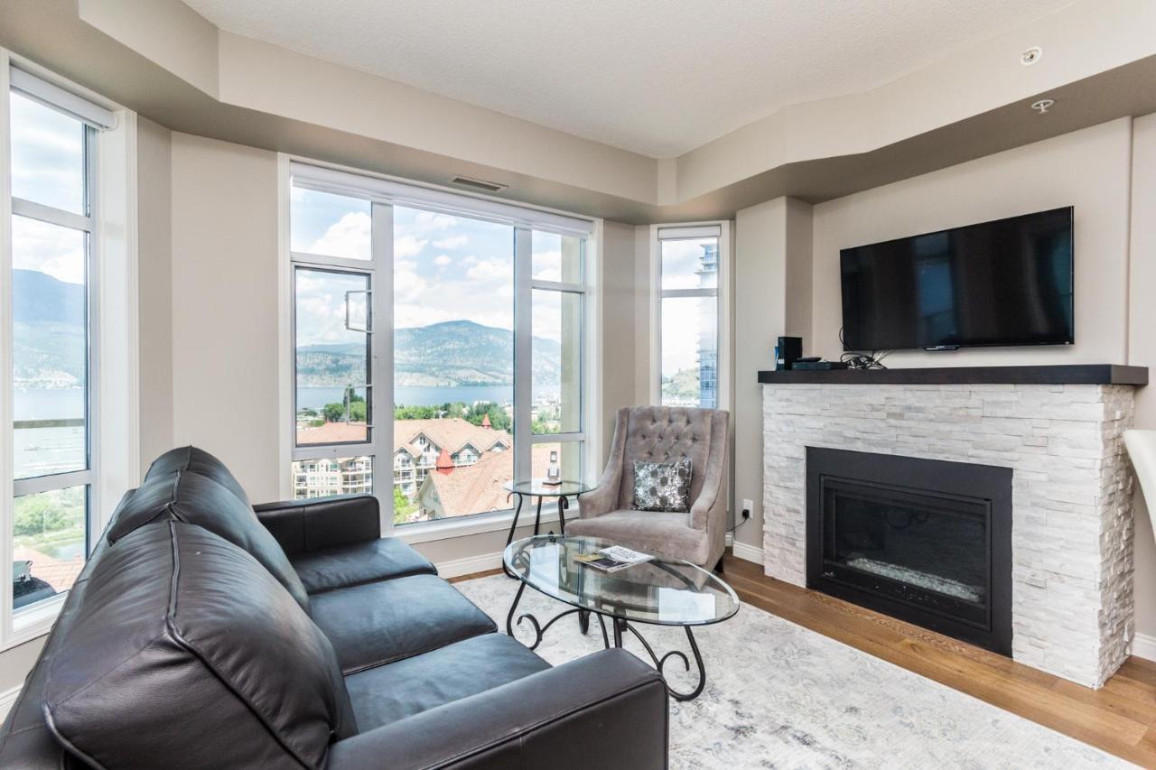 Sunset Waterfront Resort By Discover Kelowna Resort Accommodations Bagian luar foto