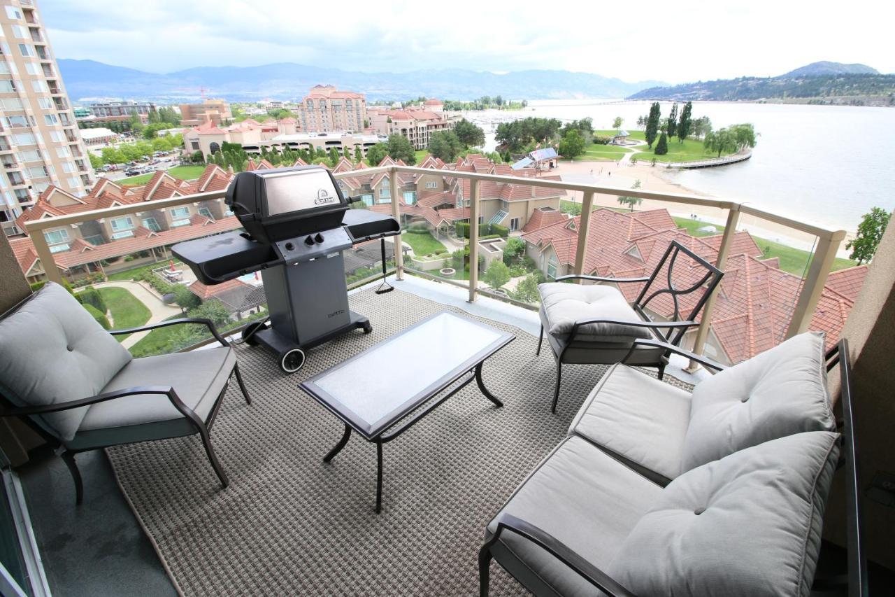 Sunset Waterfront Resort By Discover Kelowna Resort Accommodations Bagian luar foto