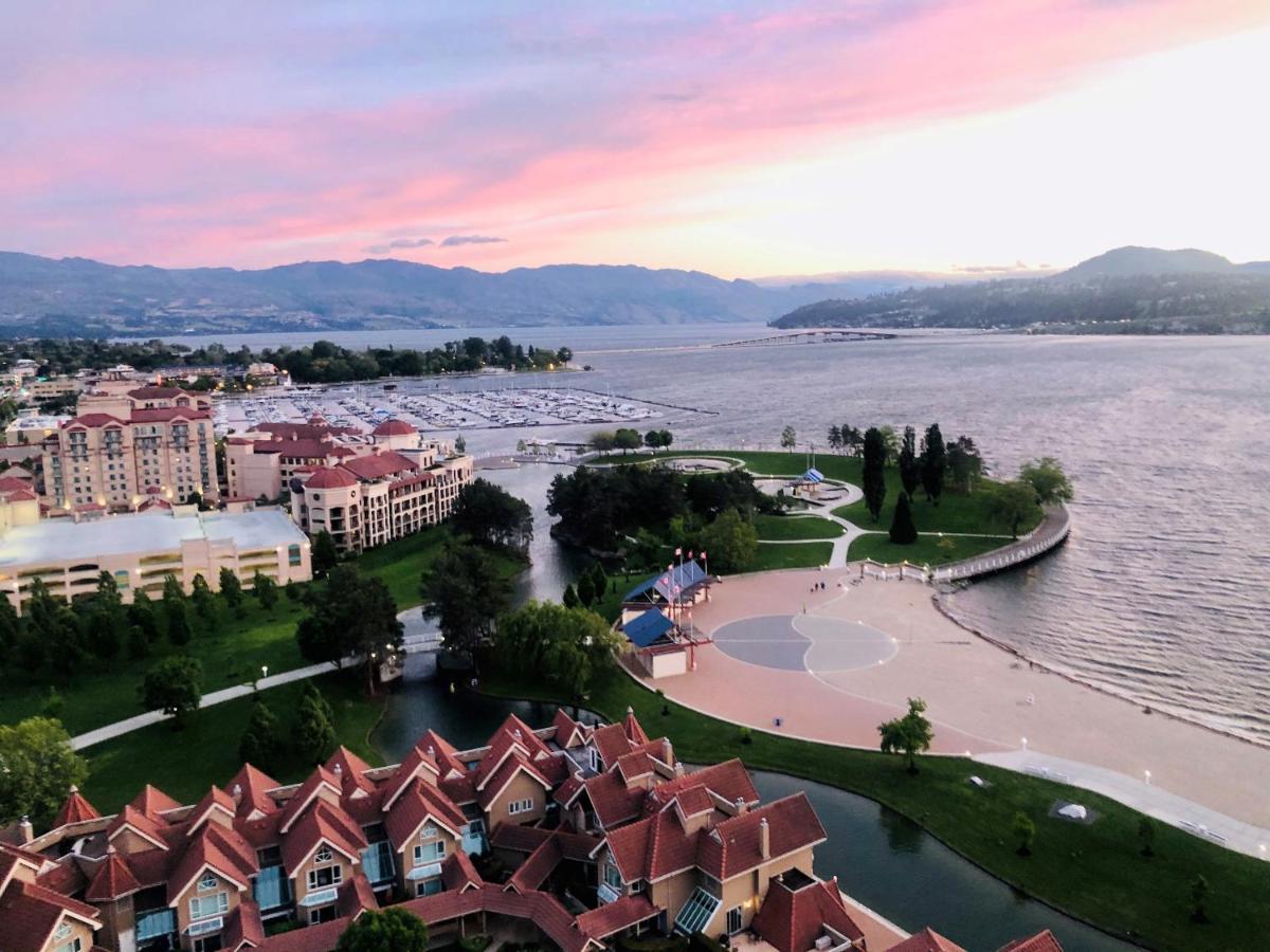 Sunset Waterfront Resort By Discover Kelowna Resort Accommodations Bagian luar foto